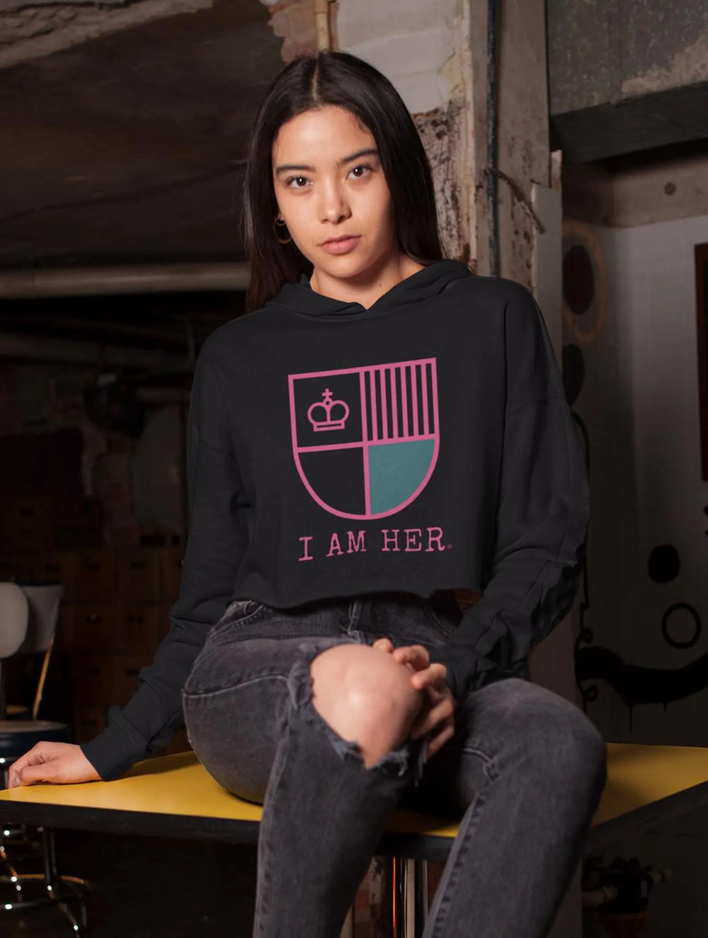 I AM HER Shield Women's Cropped Fleece Hoodie - Pink